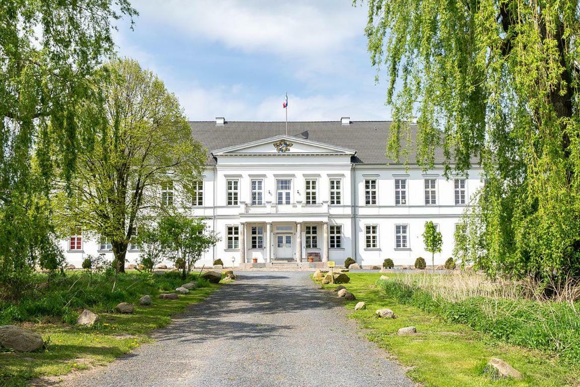 Gutshaus Gross Helle Apartamento Mölln Exterior foto