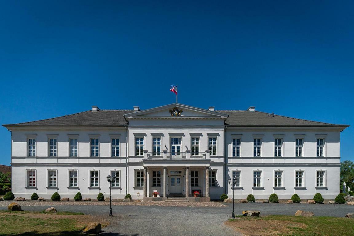 Gutshaus Gross Helle Apartamento Mölln Exterior foto